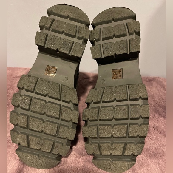 Black Leather Sherpa Tie Up Platform Boots - Picture 5 of 5